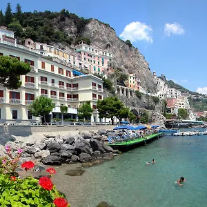 https://hotel-la-bussola-amalfi.hotels-amalfi.com