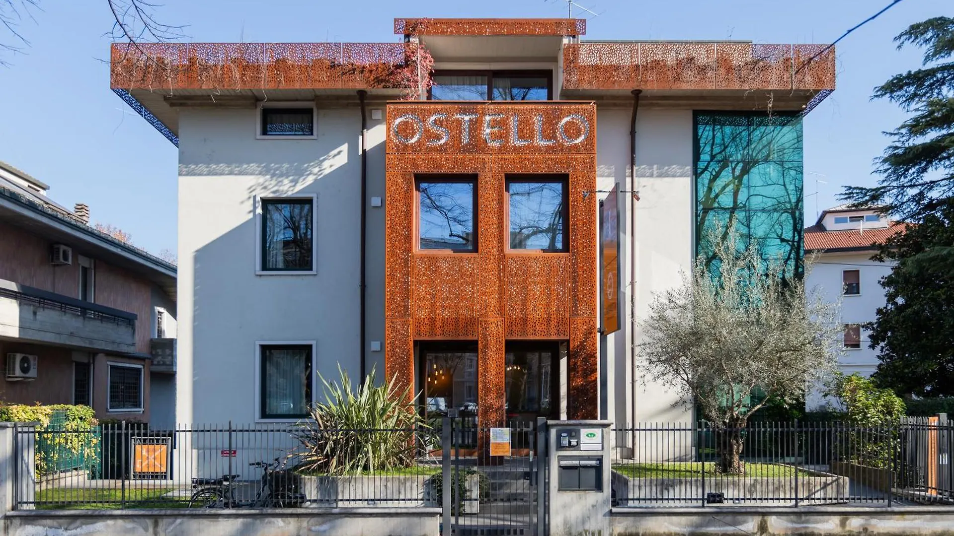 Stravagante Hostel & Rooms location