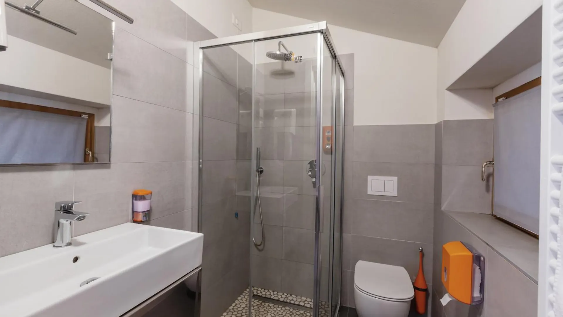 Stravagante Hostel & Rooms Verona Italy