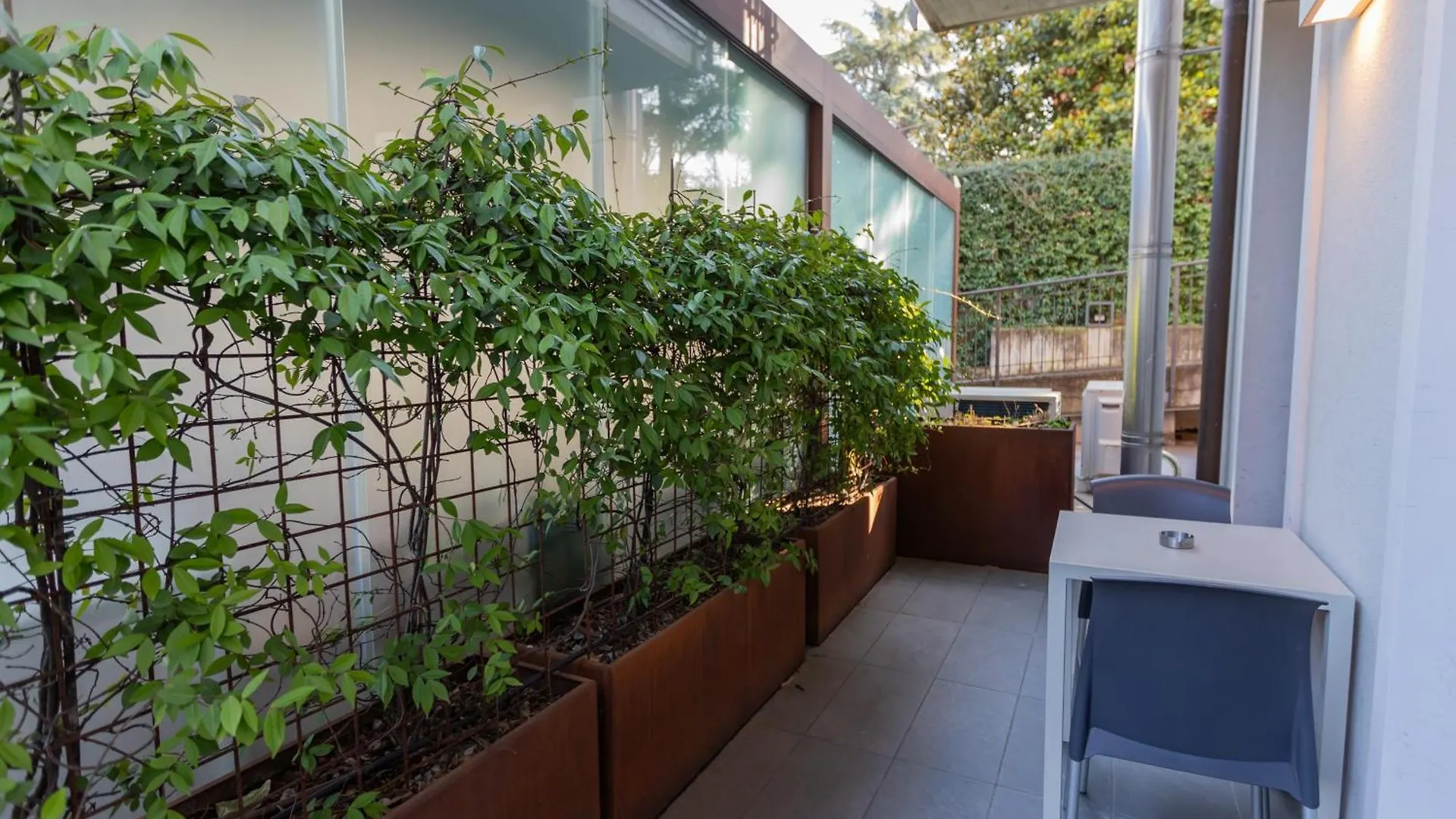 Stravagante Hostel & Rooms Verona 0*,  Italy